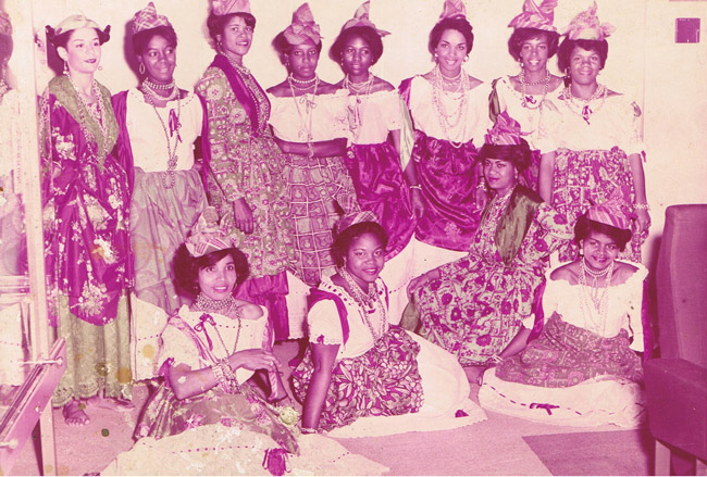 Danseuses du Groupe Folklorique Martiniquais en 1948